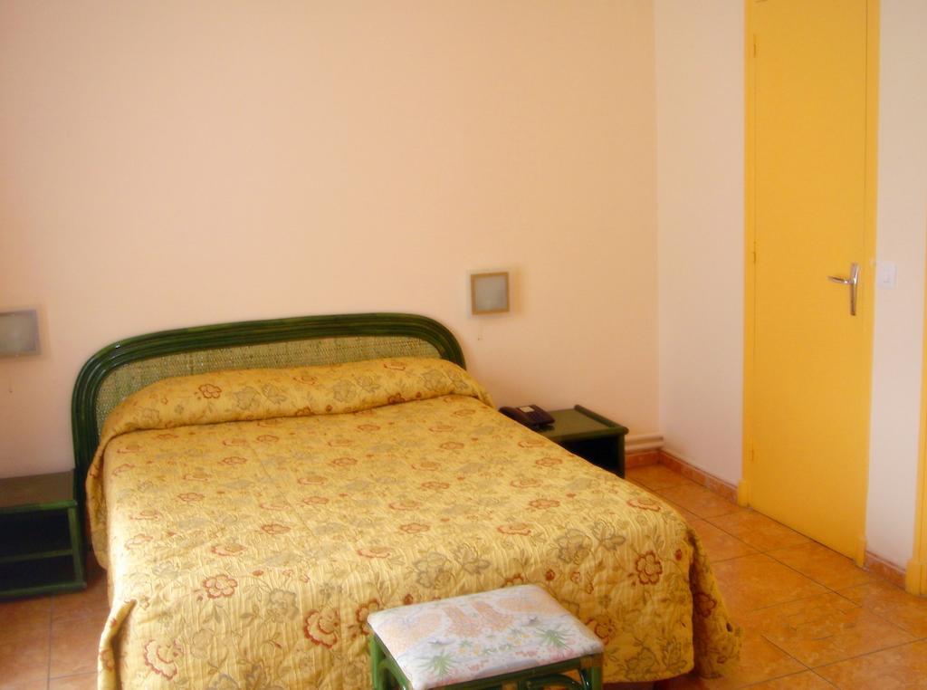 Motel Des Bruyeres Lamotte-Beuvron Zimmer foto